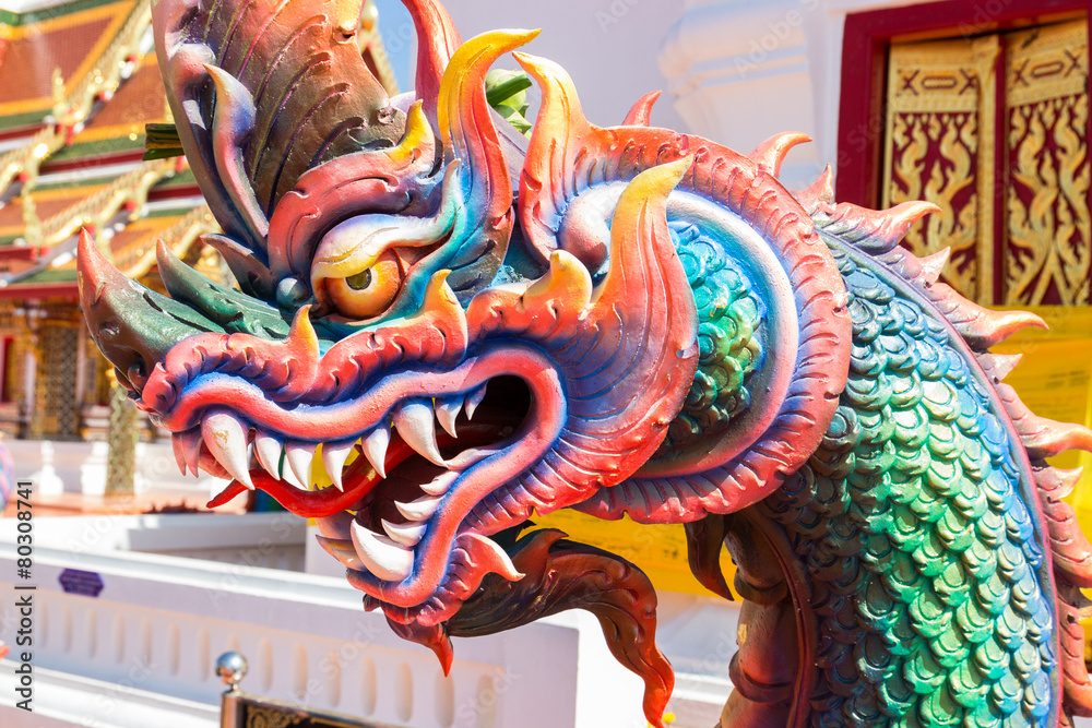 Fototapeta premium colorful dragon statue