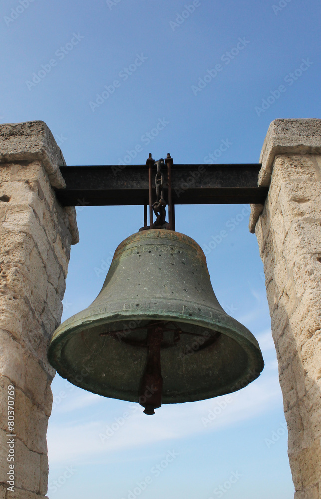 Mighty bell and one of the attractions Crimea - obrazy, fototapety, plakaty 