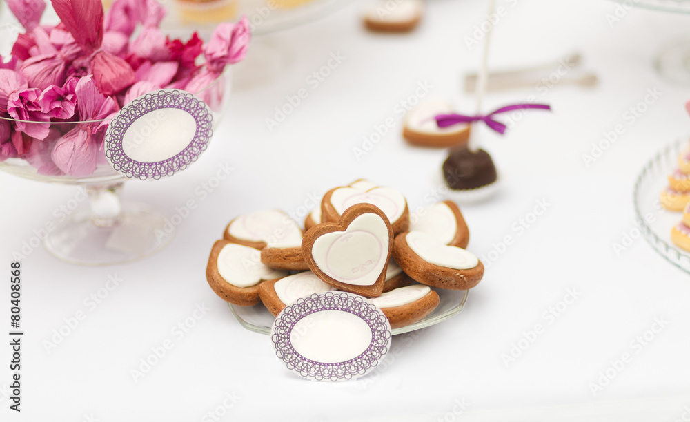 Naklejka premium Served festive candy bar table with buiscuits