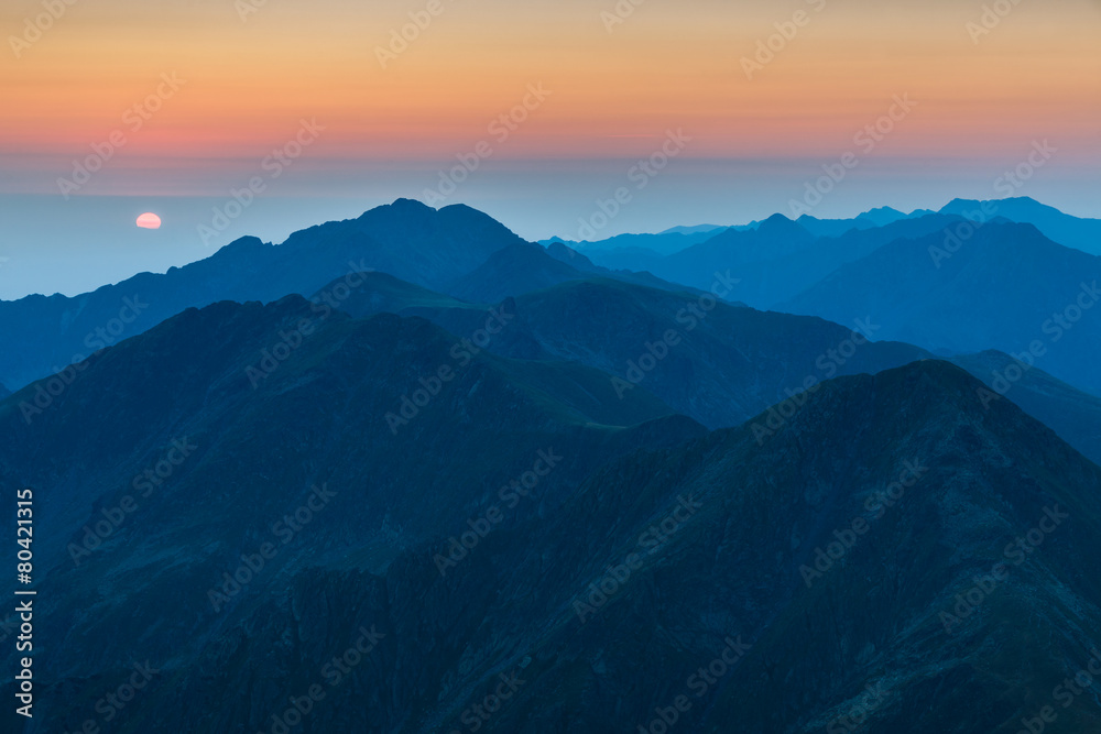 Obraz premium sunrise over the Fagaras Mountains, Southern Carpathians