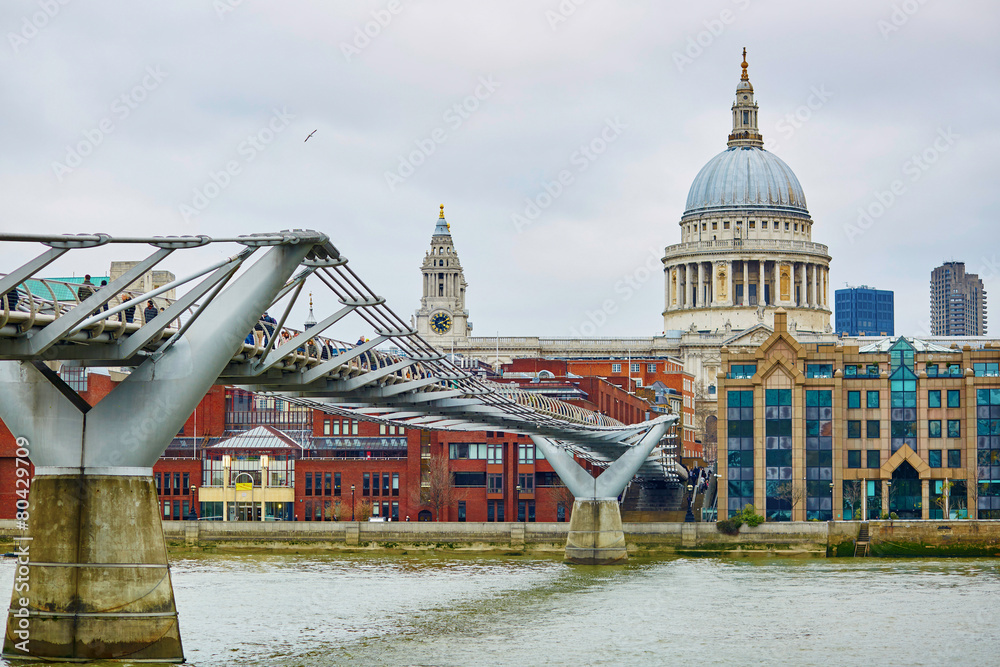 Fototapeta premium London skyline with St. Paul's cathedral