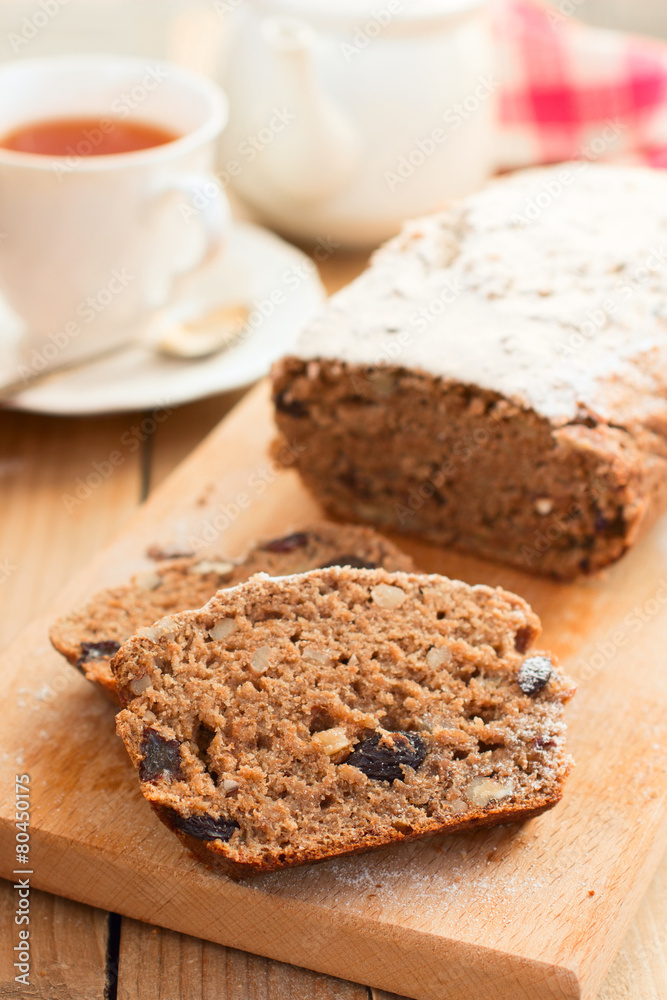 Sweet whole-wheat bread with bananas, nuts and raisins Sweet whole-wheat bread with bananas, nuts and raisins