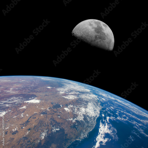 Fototapeta Naklejka Na Ścianę i Meble -  East coast of Australia (Newcastle-Brisbane) with Moon above.