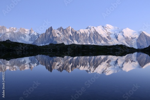 Fototapeta Naklejka Na Ścianę i Meble -  Mont Blanc or Monte Bianco from the Cheserys lake, France