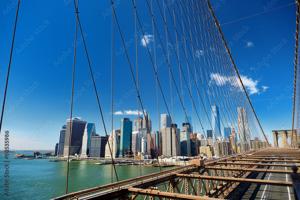 Obraz premium Skyline of lower Manhattan from Brooklyn Bridge