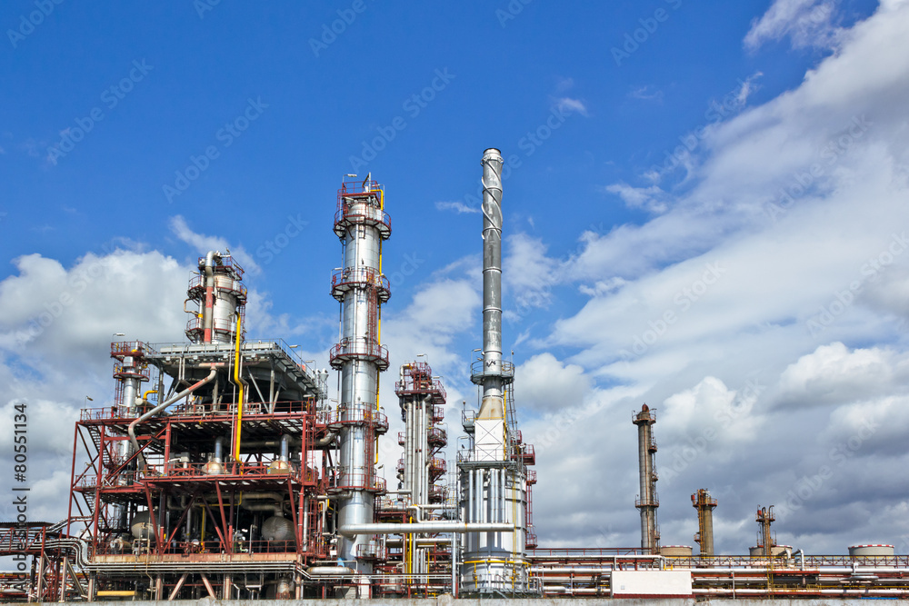 Fototapeta premium Oil refinery
