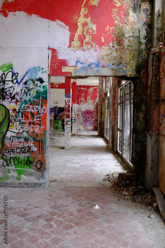 Edificio abbandonato © Semprevivo