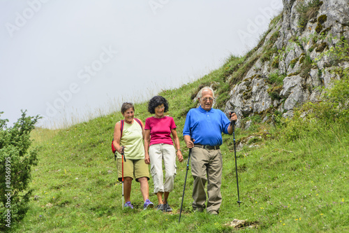 Senioren beim Wandern