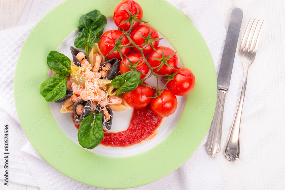 Conchiglie with North Sea shrimps and spinach Conchiglie with North Sea shrimps and spinach