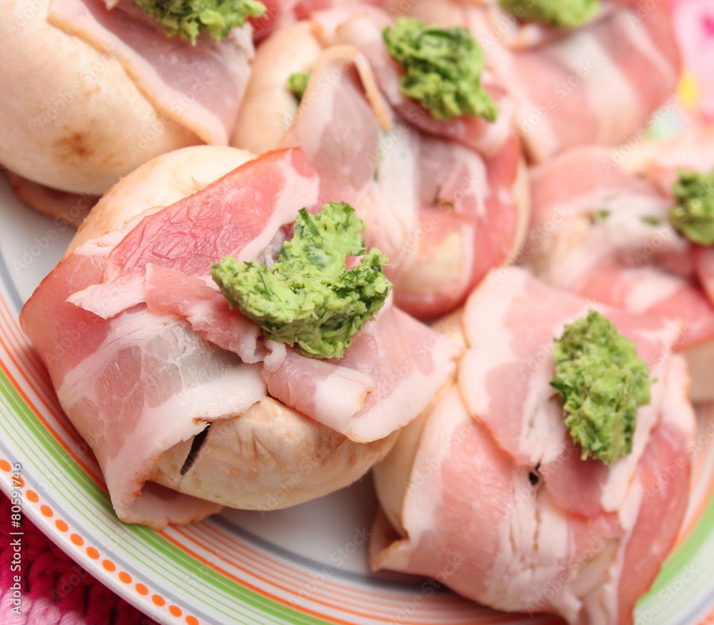 Champignons mit Speck und Bärlauchbutter Champignons mit Speck und Bärlauchbutter