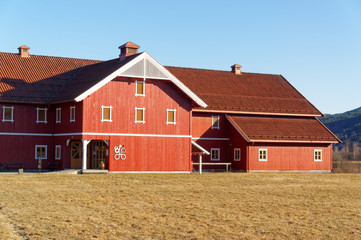 Fototapete Skandinavien Norwegian red barn  © mariuszks