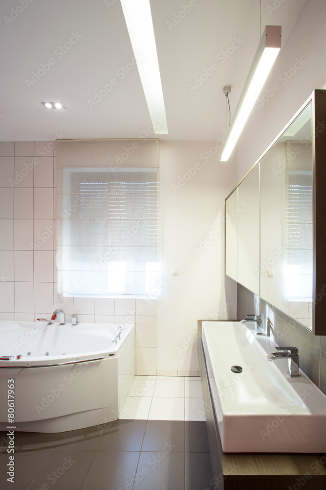 Contemporary bathroom Contemporary bathroom
