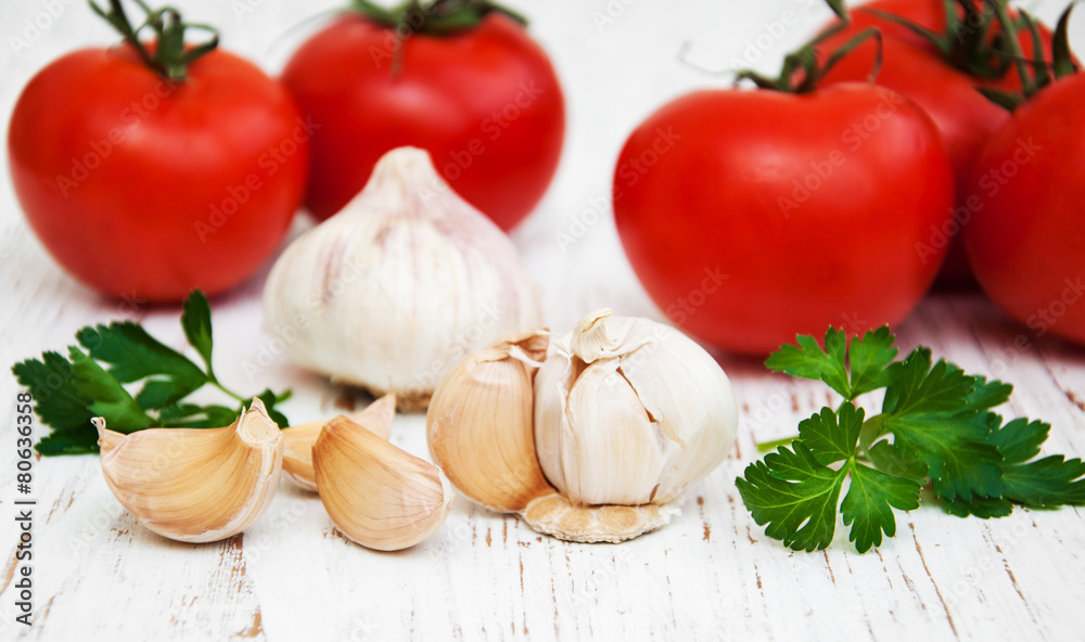 garlic, parsley and tomatoes garlic, parsley and tomatoes