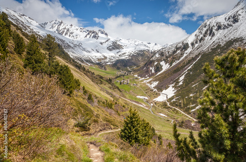 Gebirgstal in Südtirol © cmfotoworks