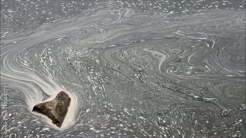 Wasser mit Schlieren