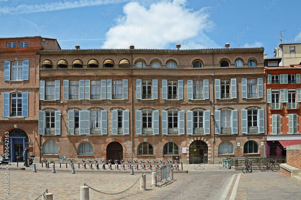 Small Toulouse Houses