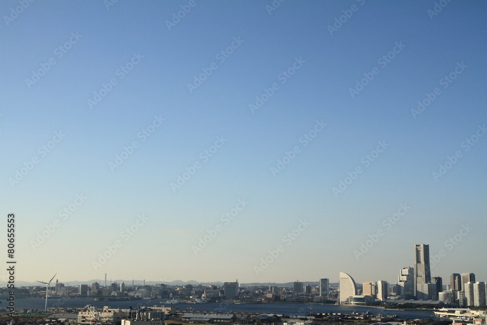 Fototapeta premium 新子安から見た横浜みなとみらい21