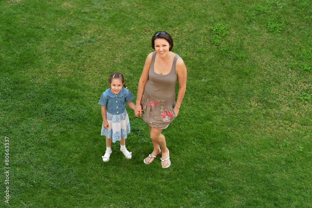  Mother and daughter 