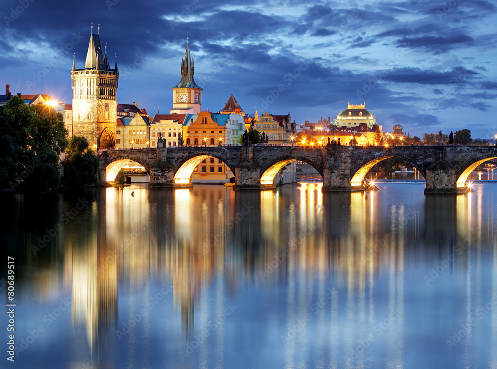 Prague bridge at night - obrazy, fototapety, plakaty 