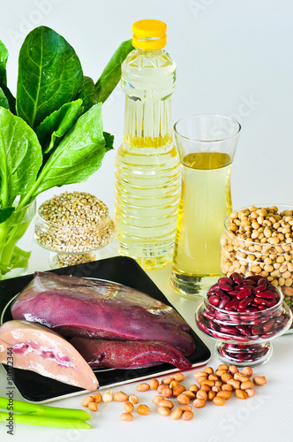 Variety of foods with Molybdenum (minerals)