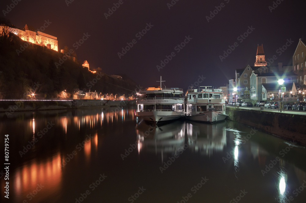 Nacht auf der Donau