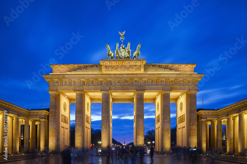 Postkartenmotiv Brandenburger Tor zur blauen Stunde
