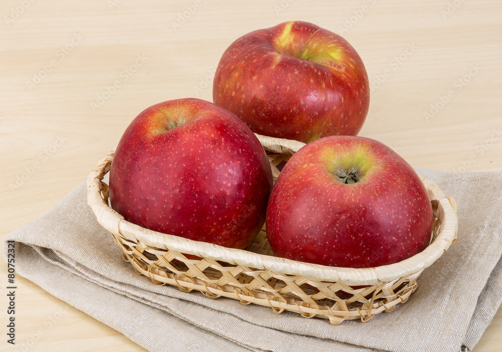 Red apples Red apples