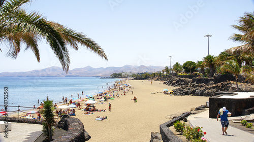 Playa del Puerto del Carmen, Lanzarote, Islas Canarias photo