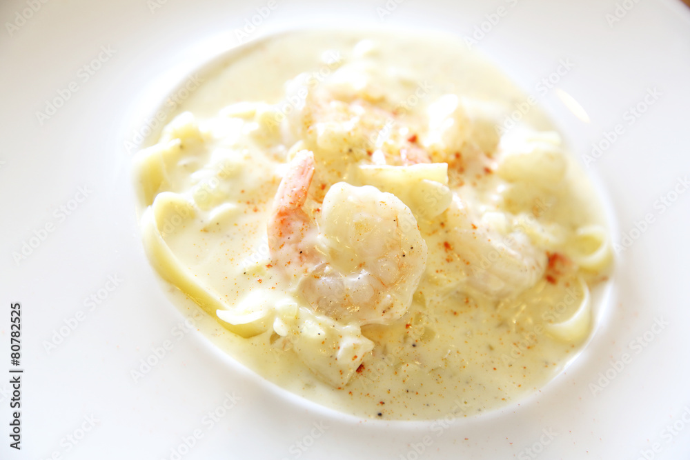 spaghetti cream sauce with shrimp spaghetti cream sauce with shrimp