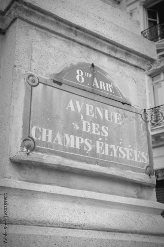 Champs Elysees. Black and white. © Tupungato