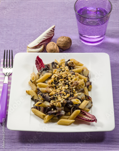 pasta with red chicory and nuts