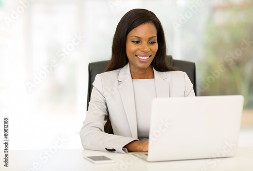 afro american businesswoman using computer