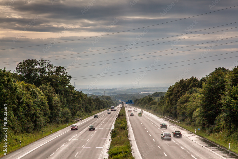 Fototapeta premium Deutsche Autobahn am Sonntag Nachmittag