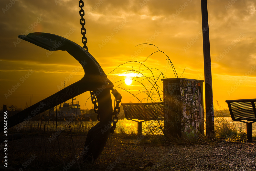 Fototapeta premium Sonnenaufgang am Pier