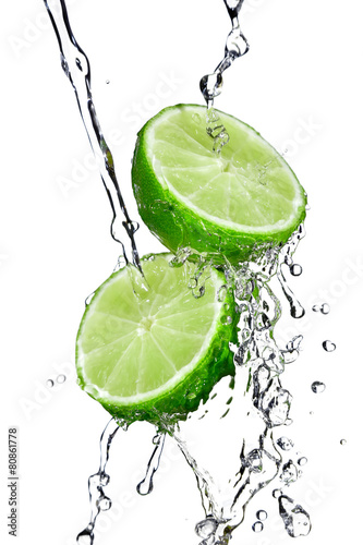 Lime slices and water
