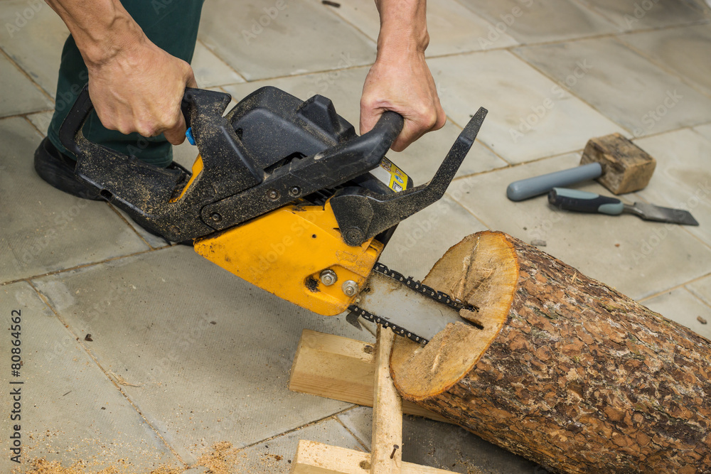 Making a birdhouse from alder logs