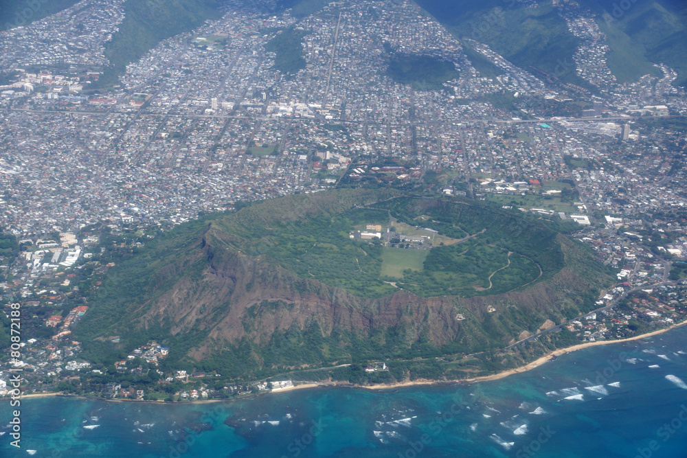 Obraz premium Aerial of Diamond Head Crater, Kaimuki, Kahala, and Honolulu