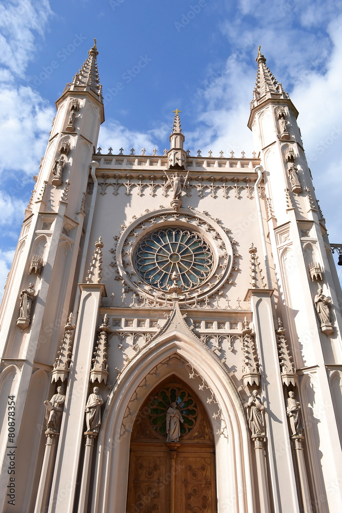 Fototapeta premium Gothic Chapel in Peterhof.