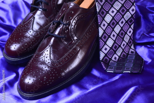 Brown shoes & tie