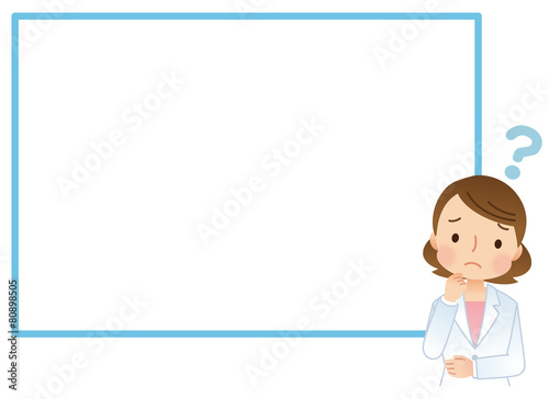 考える女性医師　医療　コピースペース