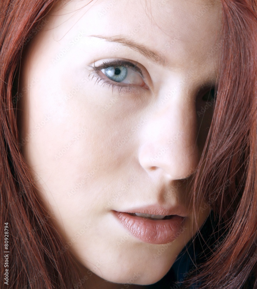 Portrait einer jungen schönen Frau Portrait einer jungen schönen Frau
