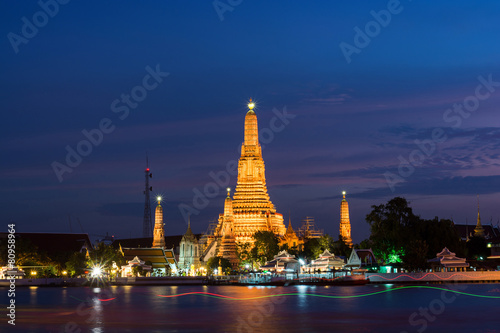 Wat Arun temple during sunset in Bangkok © kriangphoto31