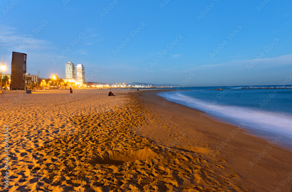 Fototapeta premium One of the beaches in Barcelona at dawn