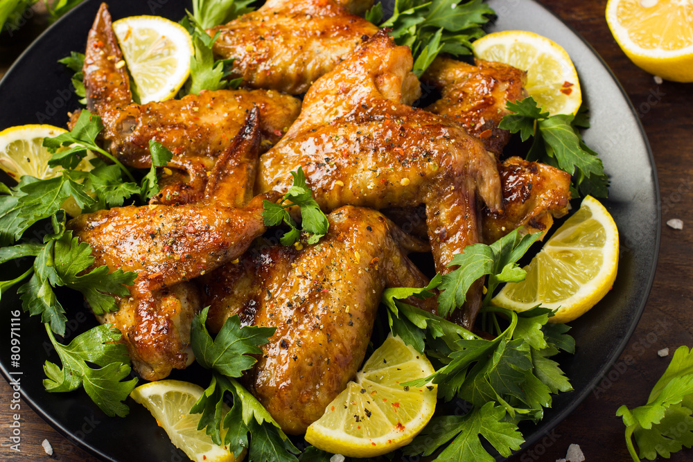 Roasted chicken wings with parsley and lemon