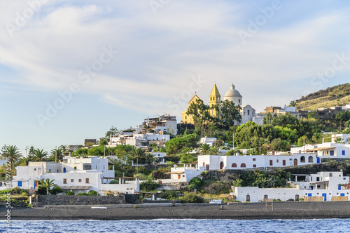 Stromboli-Ort mit schwarzem Strand photo