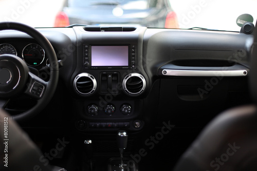 SUV Innenraum mit Navi © RAM