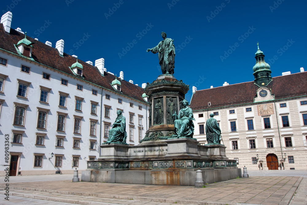 Obraz premium Architecture of Hofburg in Vienna.