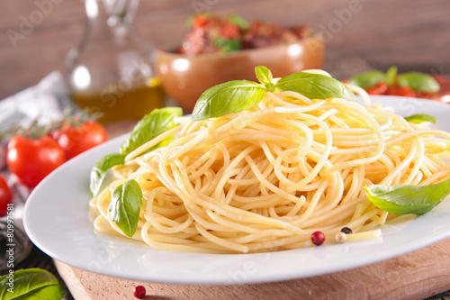 spaghetti and ingredients