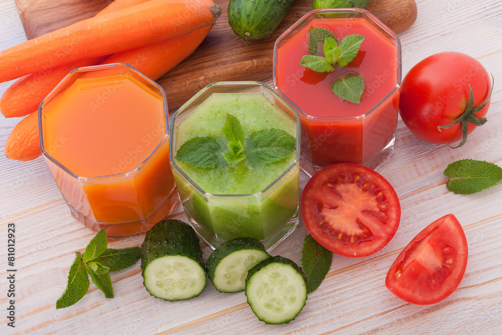 Tomato, cucumber, carrot Juice and vegetables Tomato, cucumber, carrot Juice and vegetables