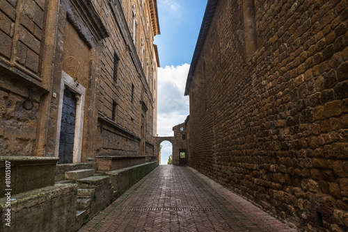 Fototapeta Naklejka Na Ścianę i Meble -  イタリア　トスカーナ　ピエンツァの路地